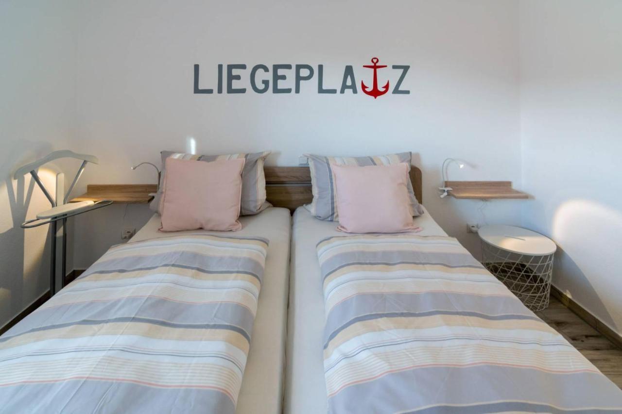 Ferienwohnung Liegeplatz Dornumersiel Exterior foto